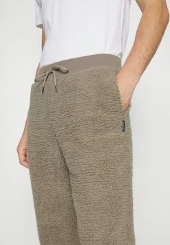 YOURTURN Pantalon de survêtement En Remise trouser Normale all 11 YOURTURN Pantalon de survêtement En Remise trouser Normale all -YOURTURN Soldes 2022 008465be2dc64d219f8e00f4fa07ebe9