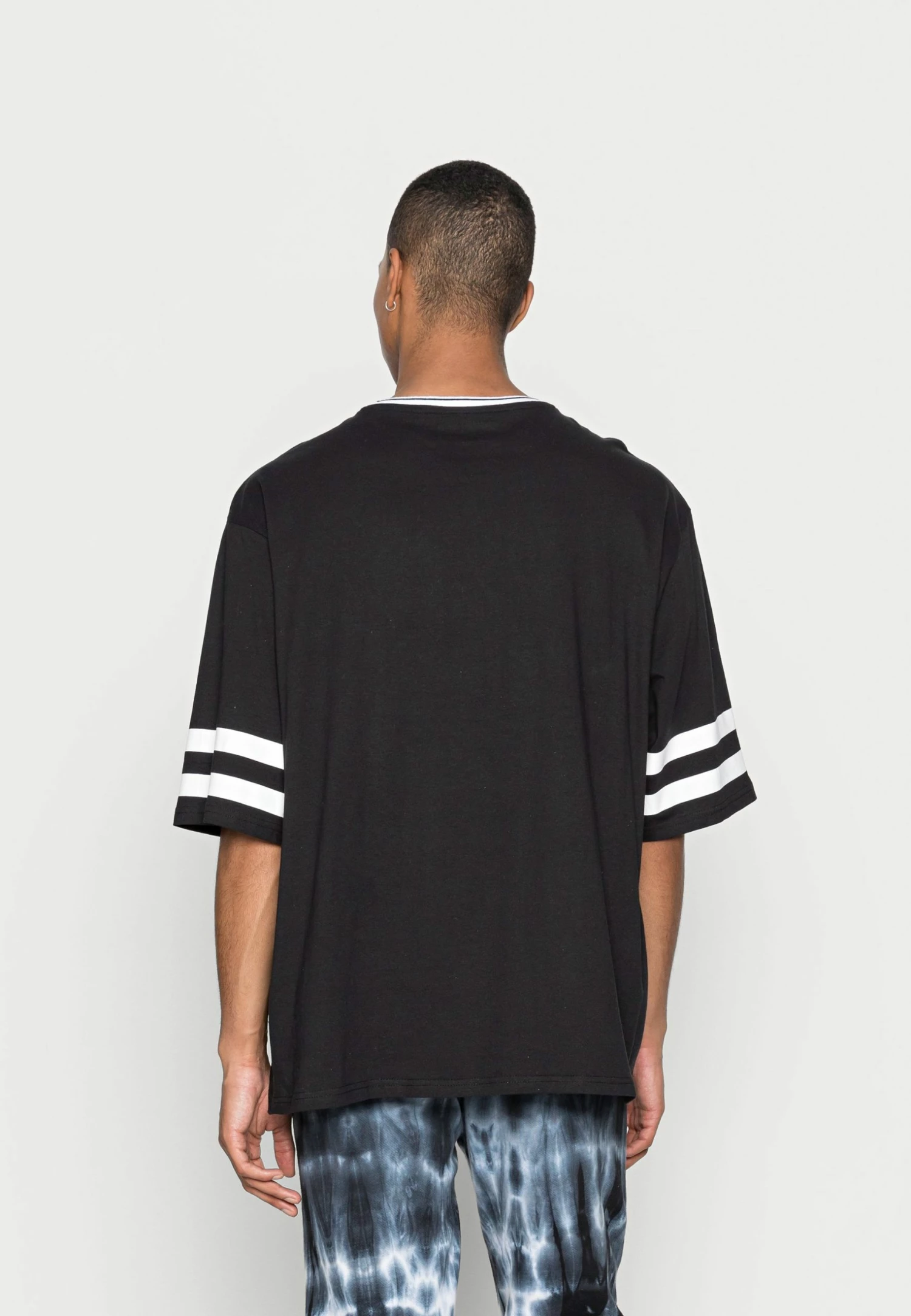 YOURTURN Soldes En Ligne BIG OLD SCHOOL - T-shirt imprimé t shirt Col rond all 5 YOURTURN Soldes En Ligne BIG OLD SCHOOL - T-shirt imprimé t shirt Col rond all – Image 3