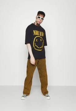 YOURTURN Prix Usine NIRVANA SMILY UNISEX - T-shirt imprimé t shirt Col rond all 9 YOURTURN Prix Usine NIRVANA SMILY UNISEX - T-shirt imprimé t shirt Col rond all -YOURTURN Soldes 2022 35ce1325c10f417383f877d2068d58ce