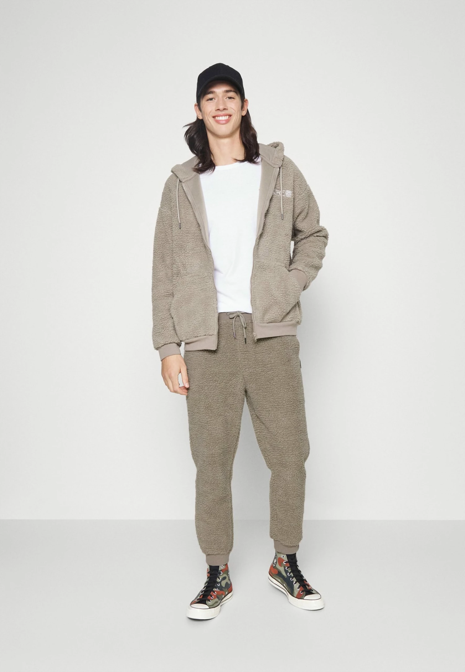 YOURTURN Pantalon de survêtement En Remise trouser Normale all 4 YOURTURN Pantalon de survêtement En Remise trouser Normale all – Image 2