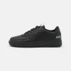 Prix Équitable YOURTURN BATMAN UNISEX - Baskets basses sneaker Rond all -YOURTURN Soldes 2022 4bf46aa280344239a3dbb14d19e52185 1