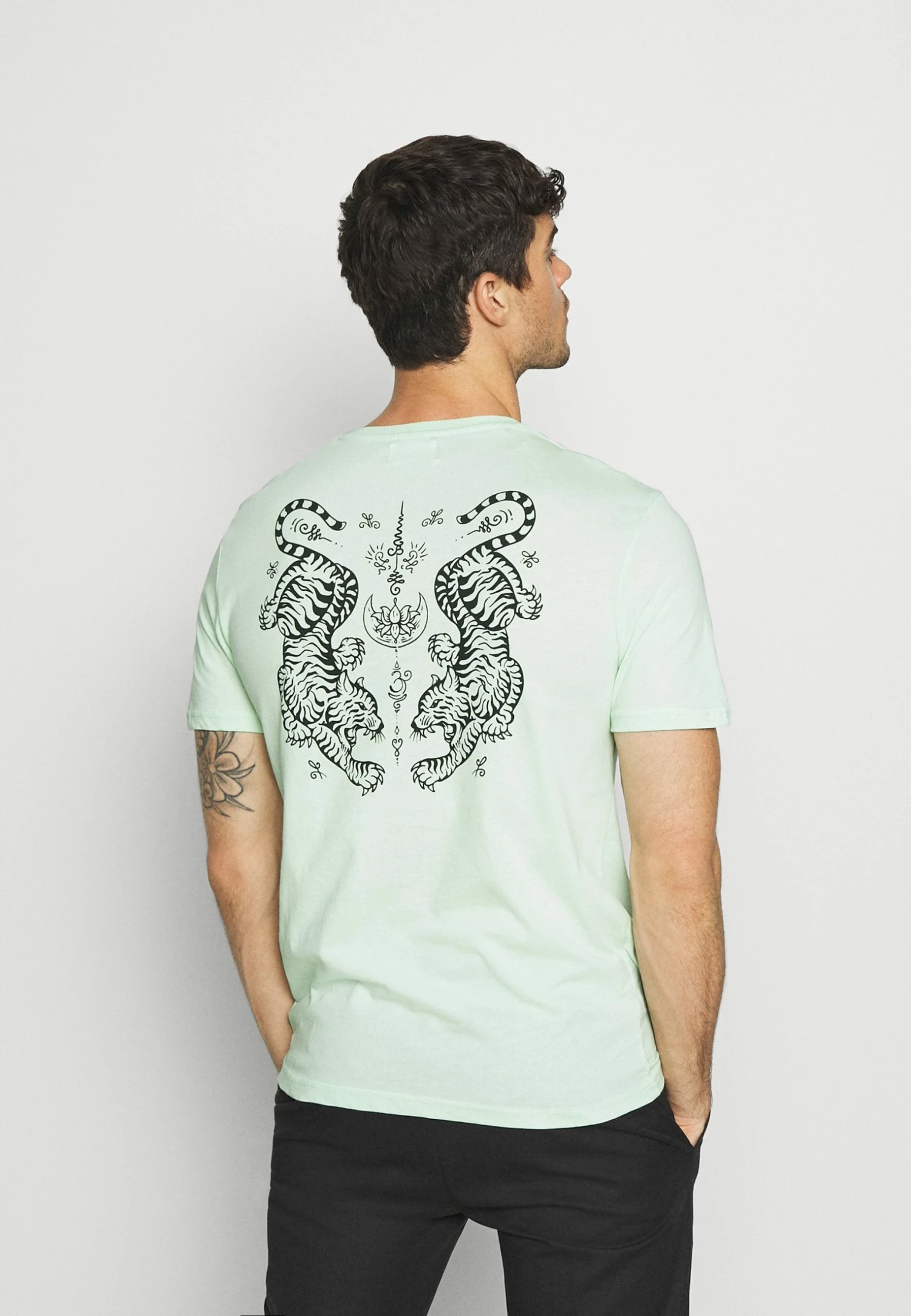 Prix Avantageux YOURTURN T-shirt imprimé t shirt Col rond all 5 Prix Avantageux YOURTURN T-shirt imprimé t shirt Col rond all – Image 3