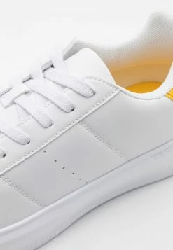 YOURTURN En promotion UNISEX - Baskets basses sneaker Rond all -YOURTURN Soldes 2022 6712566e658a4331874e5ee827cc7ba1