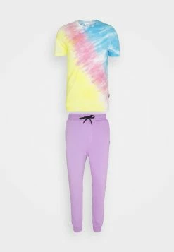 YOURTURN Prix Distinctifs UNISEX SET - T-shirt imprimé combination clothing Normale all -YOURTURN Soldes 2022 85b8f699b28d4454a834bb5de97913d2