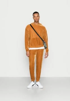 YOURTURN Réduction FESTIVE HOODIE UNISEX - Sweat à capuche pullover Capuche all -YOURTURN Soldes 2022 866fdc5a47284cdbb4c86ab4aa9c6b6c