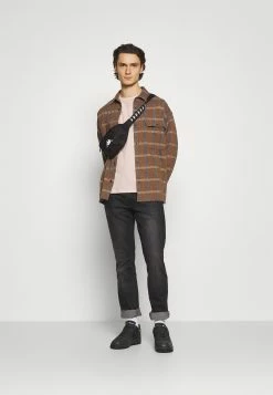 Qualité Fiable YOURTURN T-shirt imprimé t shirt Col rond all -YOURTURN Soldes 2022 8ae8eaefec9c4a669fb41aa57a8153fb