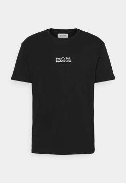 YOURTURN En promotion ROSE AND BARBED WIRE UNISEX - T-shirt imprimé t shirt Col rond all 10 YOURTURN En promotion ROSE AND BARBED WIRE UNISEX - T-shirt imprimé t shirt Col rond all -YOURTURN Soldes 2022 9f914853232f49f0b5280458f171d461 1