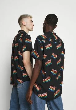 YOURTURN Prix Réduit PRIDE UNISEX - Chemise shirt Col revers all -YOURTURN Soldes 2022 a94914311e0f41268e804b531b420222