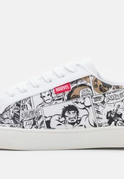 Prix Gelé YOURTURN MARVEL UNISEX - Baskets basses sneaker Rond all 13 Prix Gelé YOURTURN MARVEL UNISEX - Baskets basses sneaker Rond all -YOURTURN Soldes 2022 d3b0196721a849c8802148d38e010e80