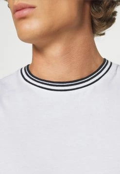 YOURTURN UNISEX - Débardeur Prix Sacrifiés t shirt Col rond all 13 YOURTURN UNISEX - Débardeur Prix Sacrifiés t shirt Col rond all -YOURTURN Soldes 2022 d4aade41ba88428db6c6b1f31dd9b767