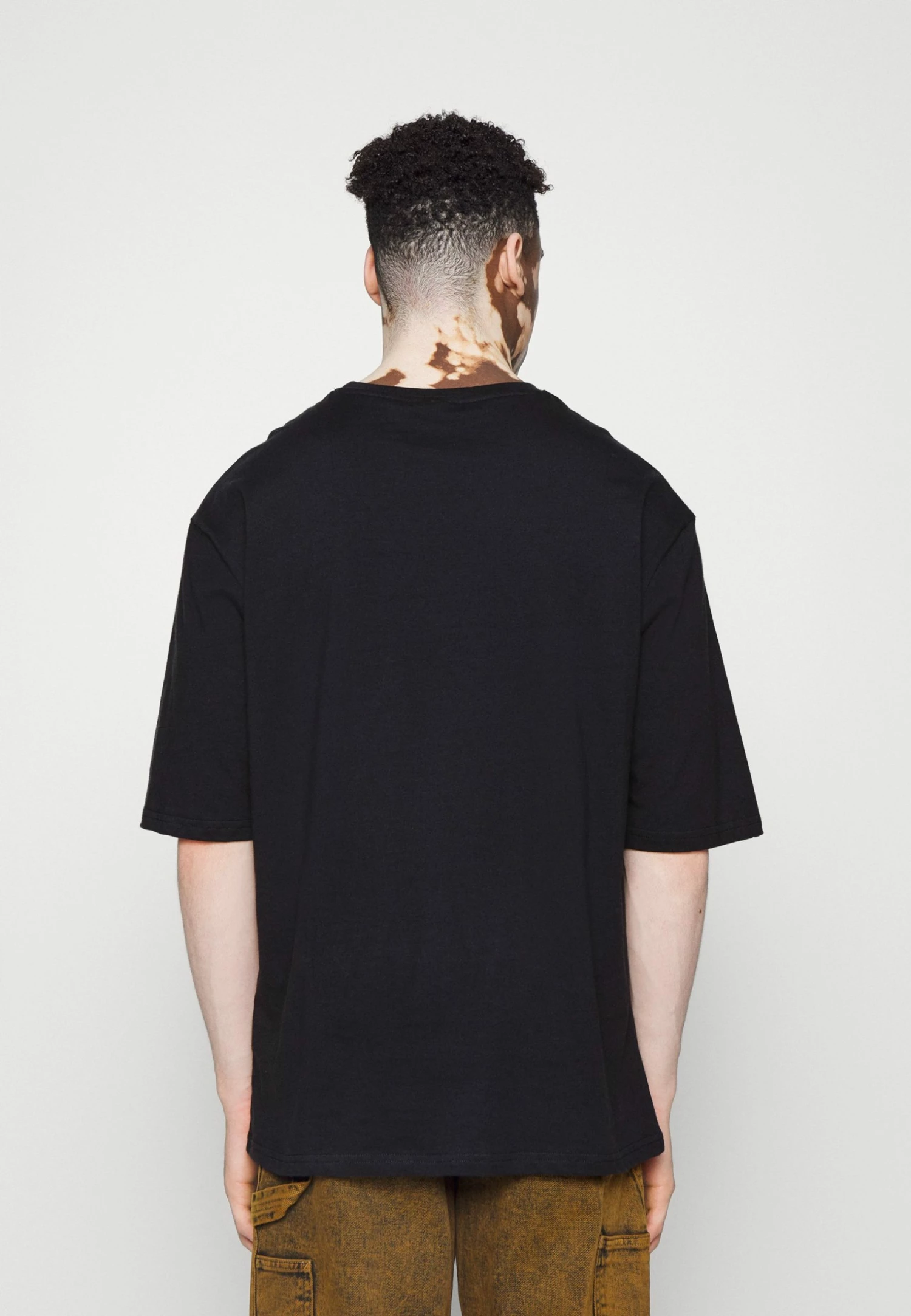 YOURTURN Prix Usine NIRVANA SMILY UNISEX - T-shirt imprimé t shirt Col rond all 5 YOURTURN Prix Usine NIRVANA SMILY UNISEX - T-shirt imprimé t shirt Col rond all – Image 3