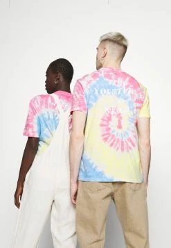 Prix Légers YOURTURN PRIDE UNISEX - T-shirt imprimé t shirt Col rond all -YOURTURN Soldes 2022 dedf51dd783c43e481a18ced4690b6a2